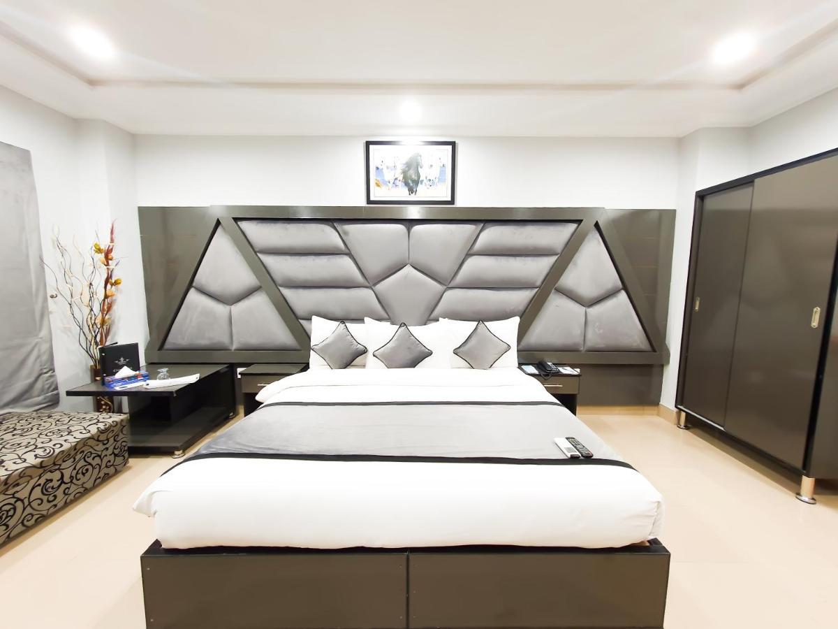 Hotel Crown Inn Multan Luaran gambar