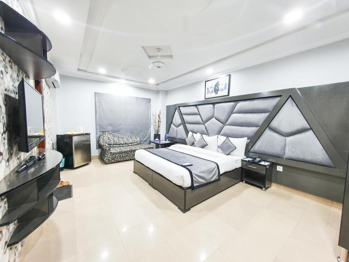 Hotel Crown Inn Multan Luaran gambar