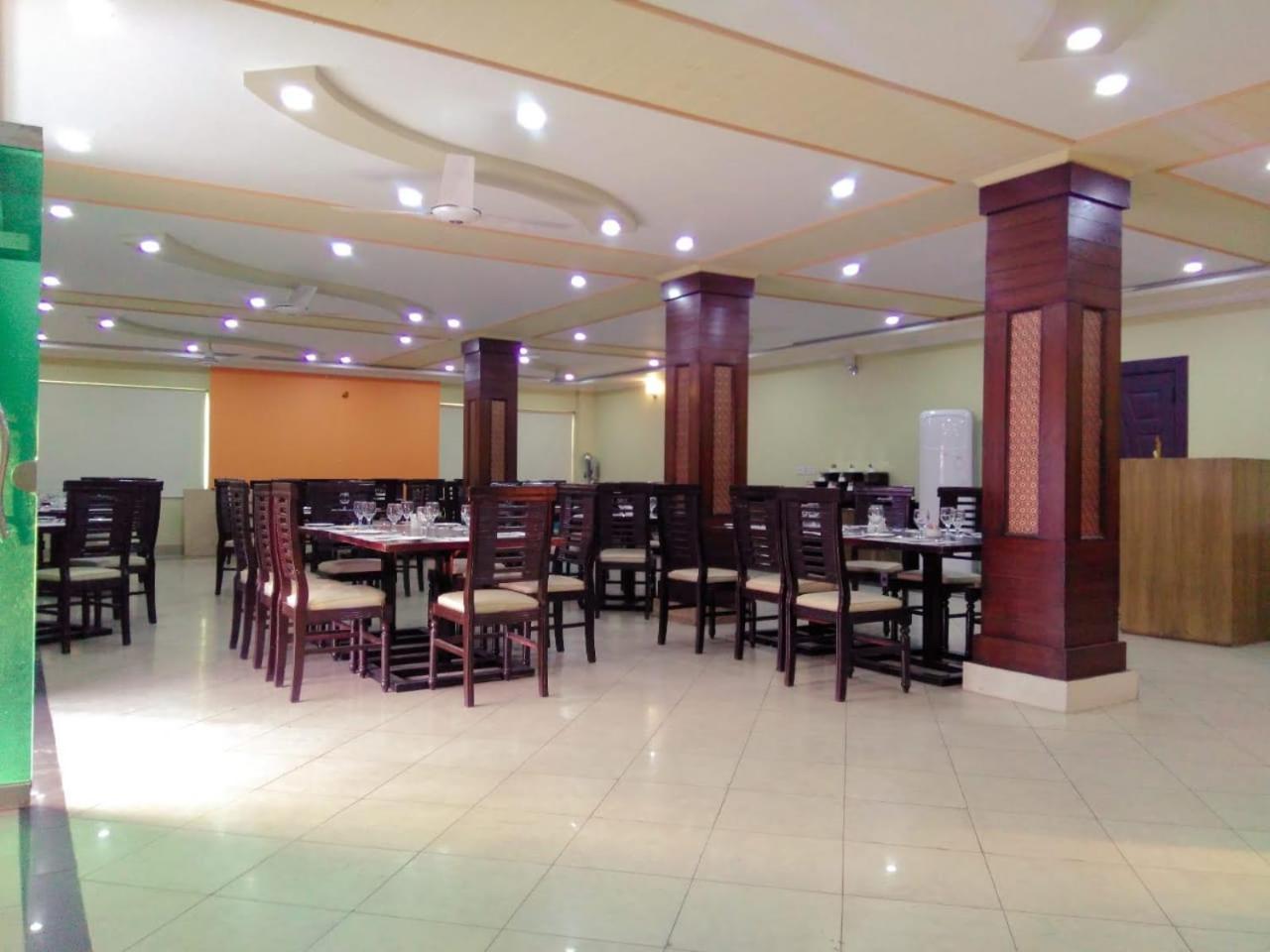 Hotel Crown Inn Multan Luaran gambar
