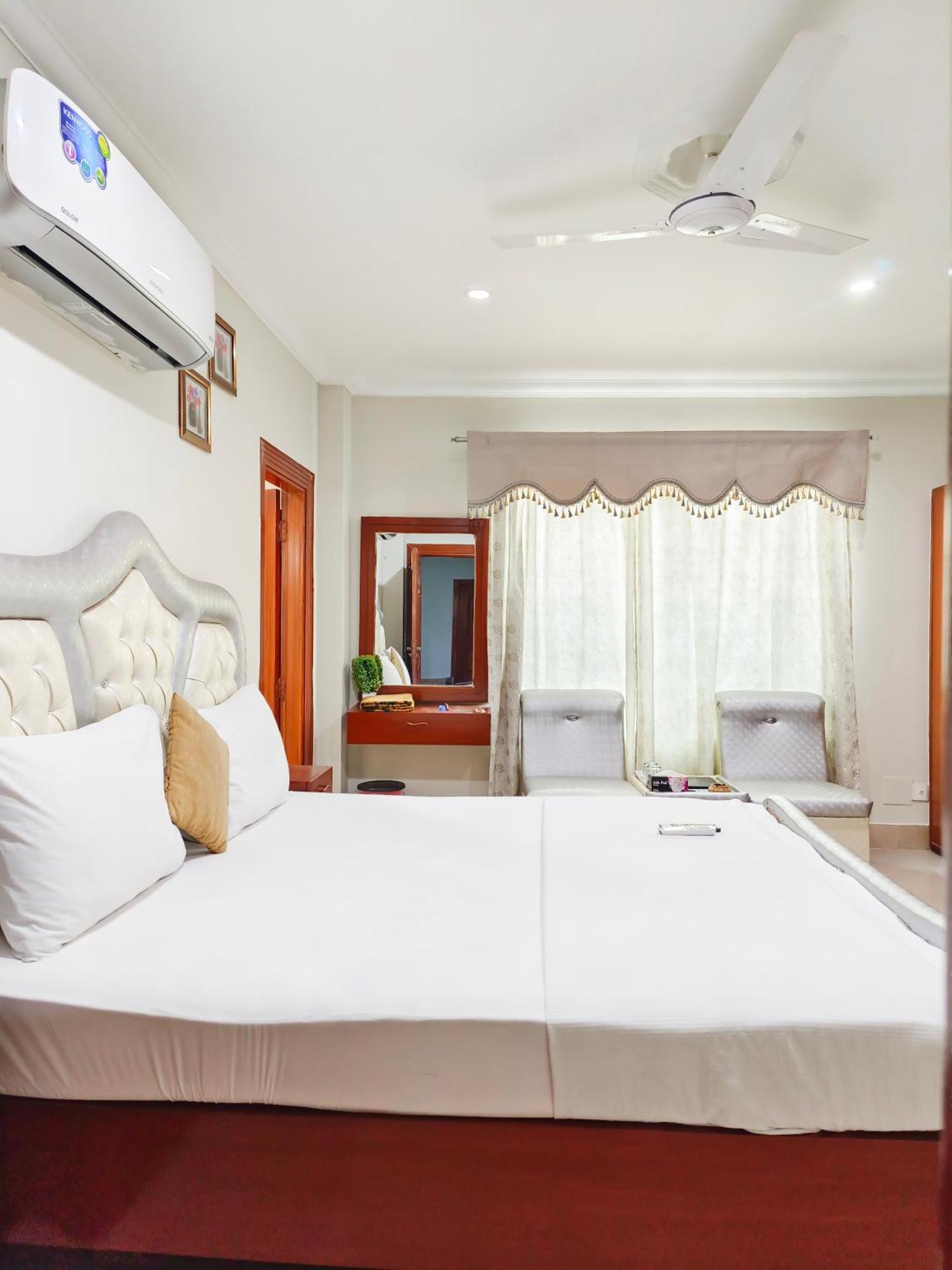Hotel Crown Inn Multan Luaran gambar
