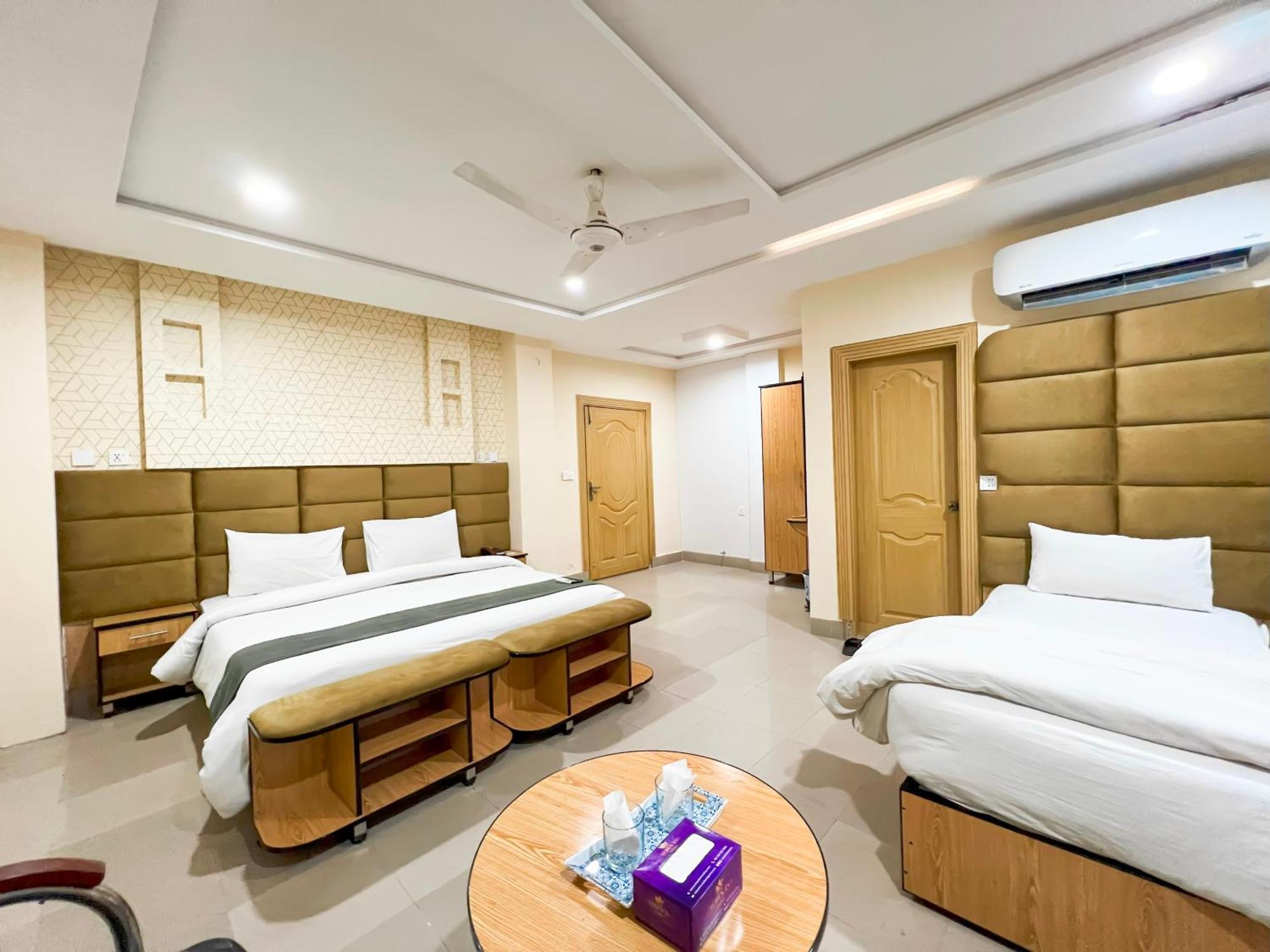 Hotel Crown Inn Multan Luaran gambar