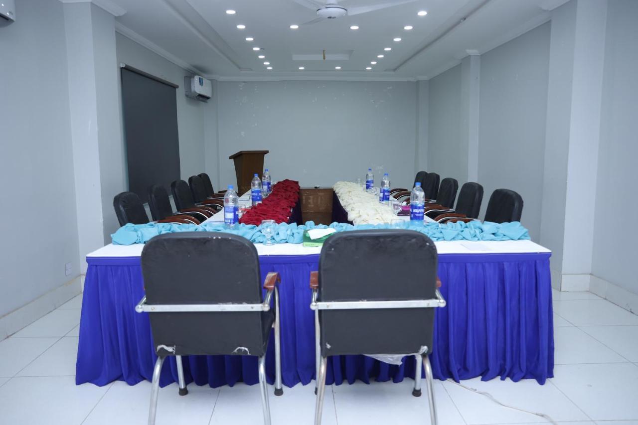 Hotel Crown Inn Multan Luaran gambar